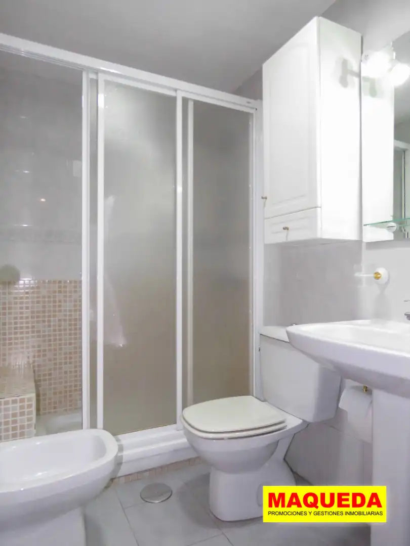 Bathroom of Flat for sale in Villaverde