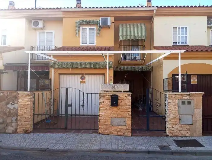 Terraced house for sale in Calle Lopez Prudencio 20, imagen 2