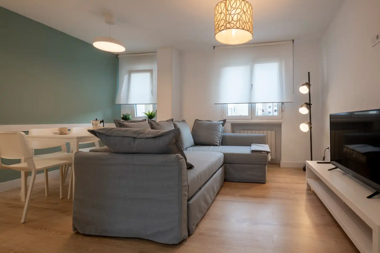 Living room of Flat for rent in Gijón   with Air Conditioner, Heating and Parquet flooring