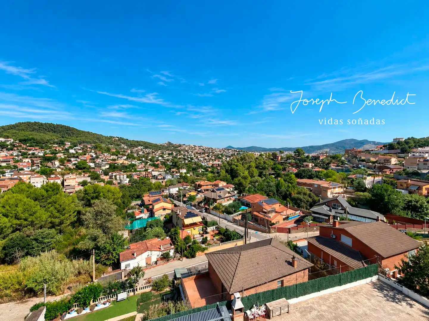 Vista exterior de Casa o xalet en venda en Sant Vicenç Dels Horts amb Aire condicionat, Calefacció i Jardí privat
