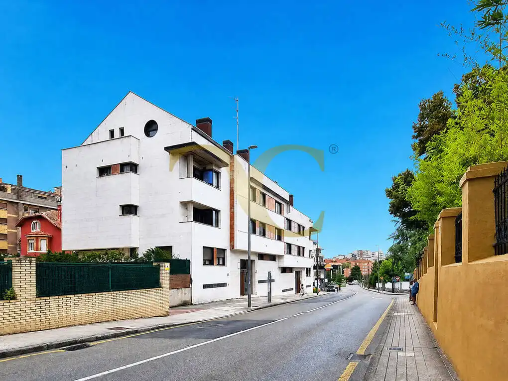 Vista exterior de Dúplex en venta en Gijón  con Aire acondicionado, Calefacción y Trastero