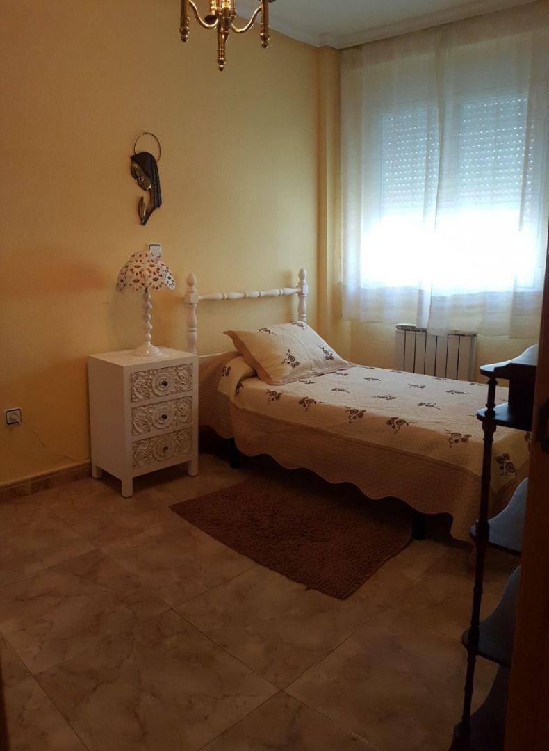 Flat to rent in Avenida Pío XII, El Pilar - La Estación