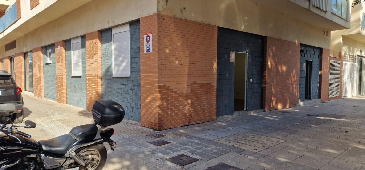 Aparcament de Local de lloguer en Foios amb Terrassa