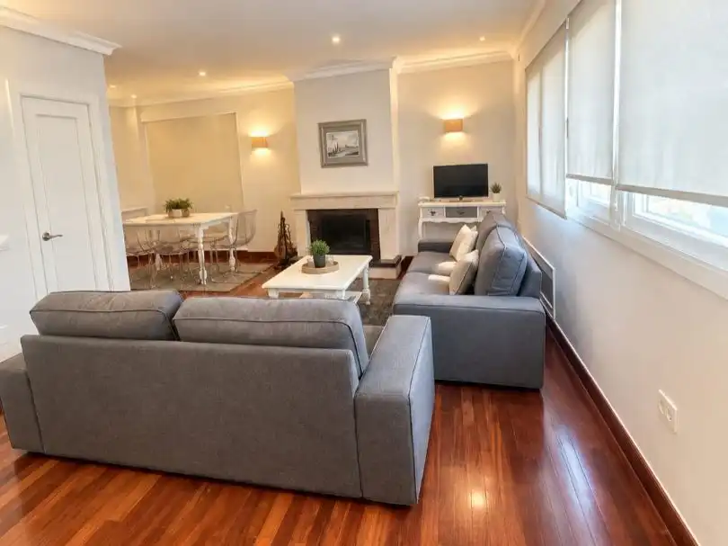 Sala de estar de Dúplex de alquiler en Algeciras con Aire acondicionado, Parquet y Amueblado