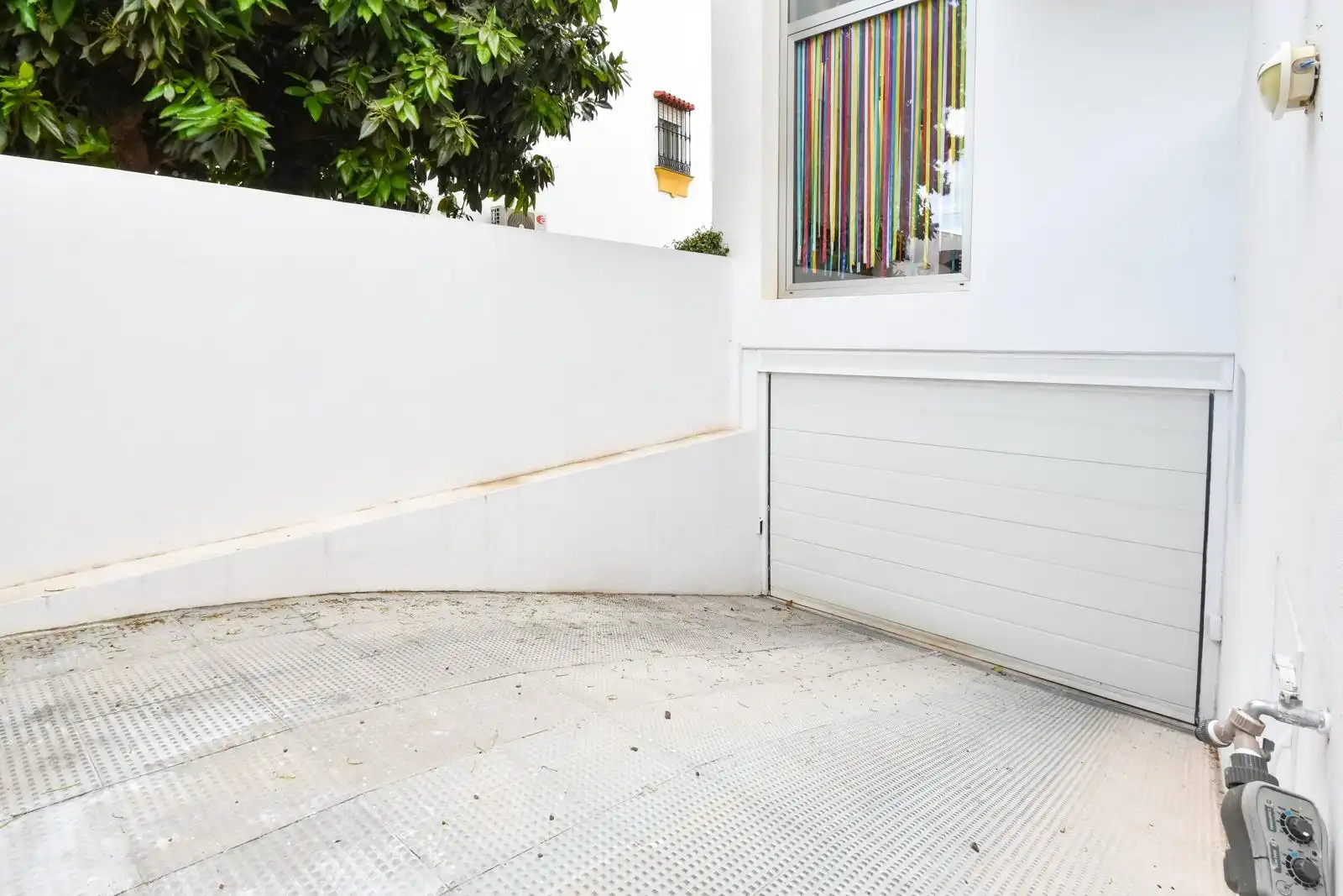 Aparcament de Casa adosada de lloguer en Fuengirola amb Aire condicionat, Calefacció i Jardí privat