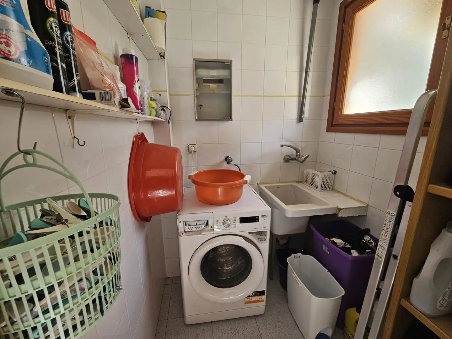 Küche von Einfamilien-Reihenhaus zum Verkauf in Malgrat de Mar mit Klimaanlage, Heizung und Privatgarten