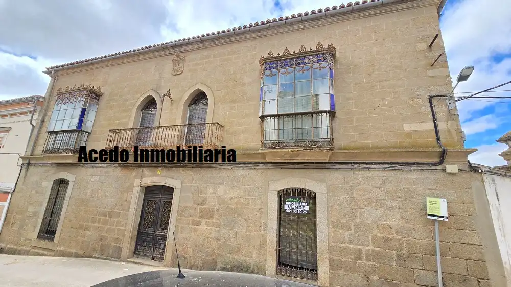 Vista exterior de Casa o xalet en venda en Brozas amb Jardí privat, Terrassa i Piscina