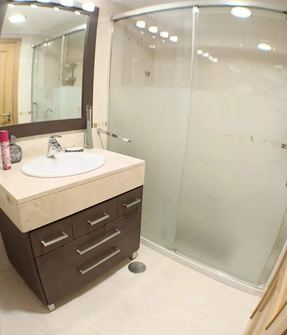 Bathroom of Flat for sale in Lorca  with Air Conditioner, Heating and Storage room