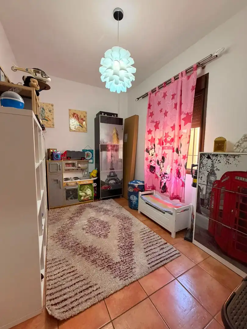 Dormitori de Casa o xalet en venda en Mairena del Alcor amb Aire condicionat, Terrassa i Traster