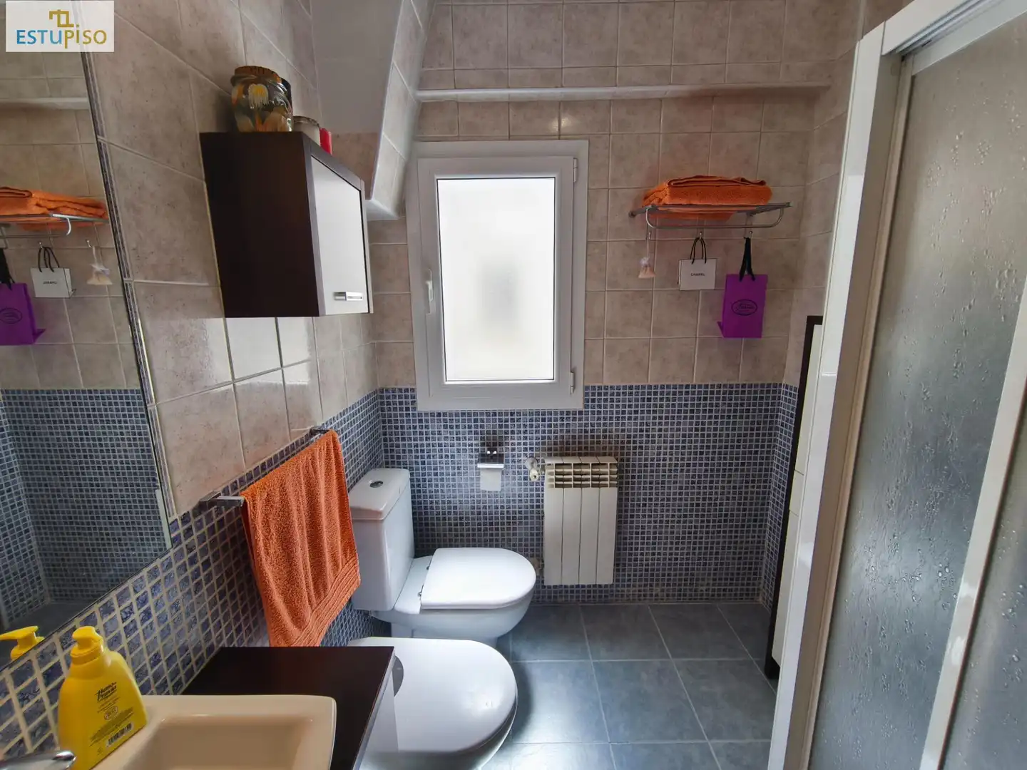 Bathroom of Flat for sale in Vitoria - Gasteiz  with Heating, Parquet flooring and Furnished