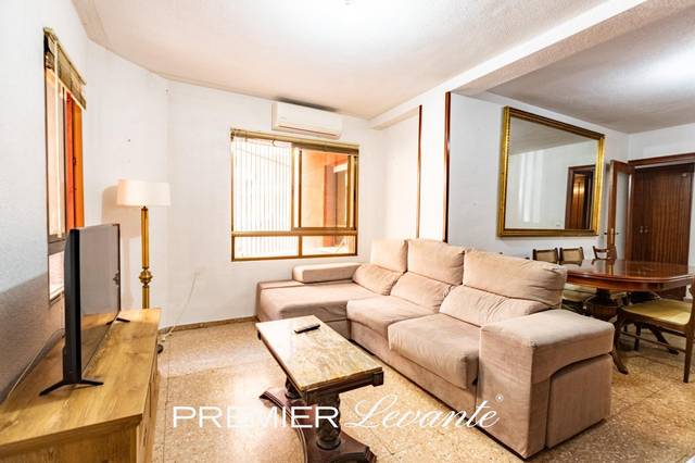 Piso en Venta en  BENEFAC.REMEDIOS URIARTE en Carolinas Altas
