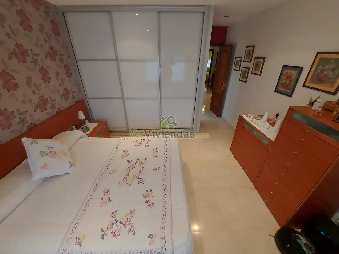 Habitación de Casa adosada en venta en Sant Llorenç d'Hortons con Aire acondicionado, Calefacción y Jardín privado