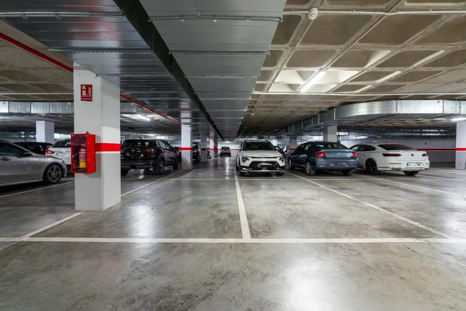 Parking of Flat for rent in Almería  with Air Conditioner, Heating and Private garden
