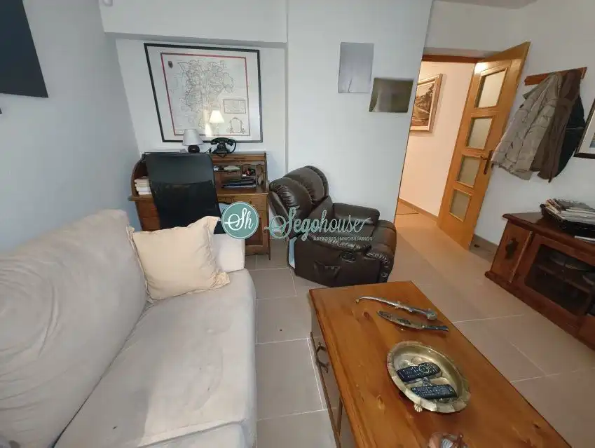 Piso en venta en Segovia con Calefacción, Terraza y Amueblado