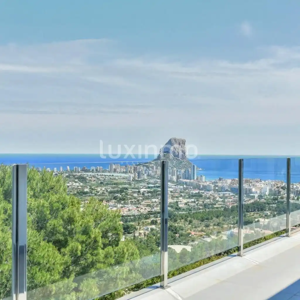 Detached house with pool for sale in Oltamar - Cucarres