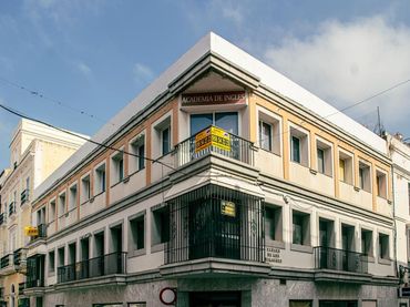 Local comercial en venta en Calle Luna 23