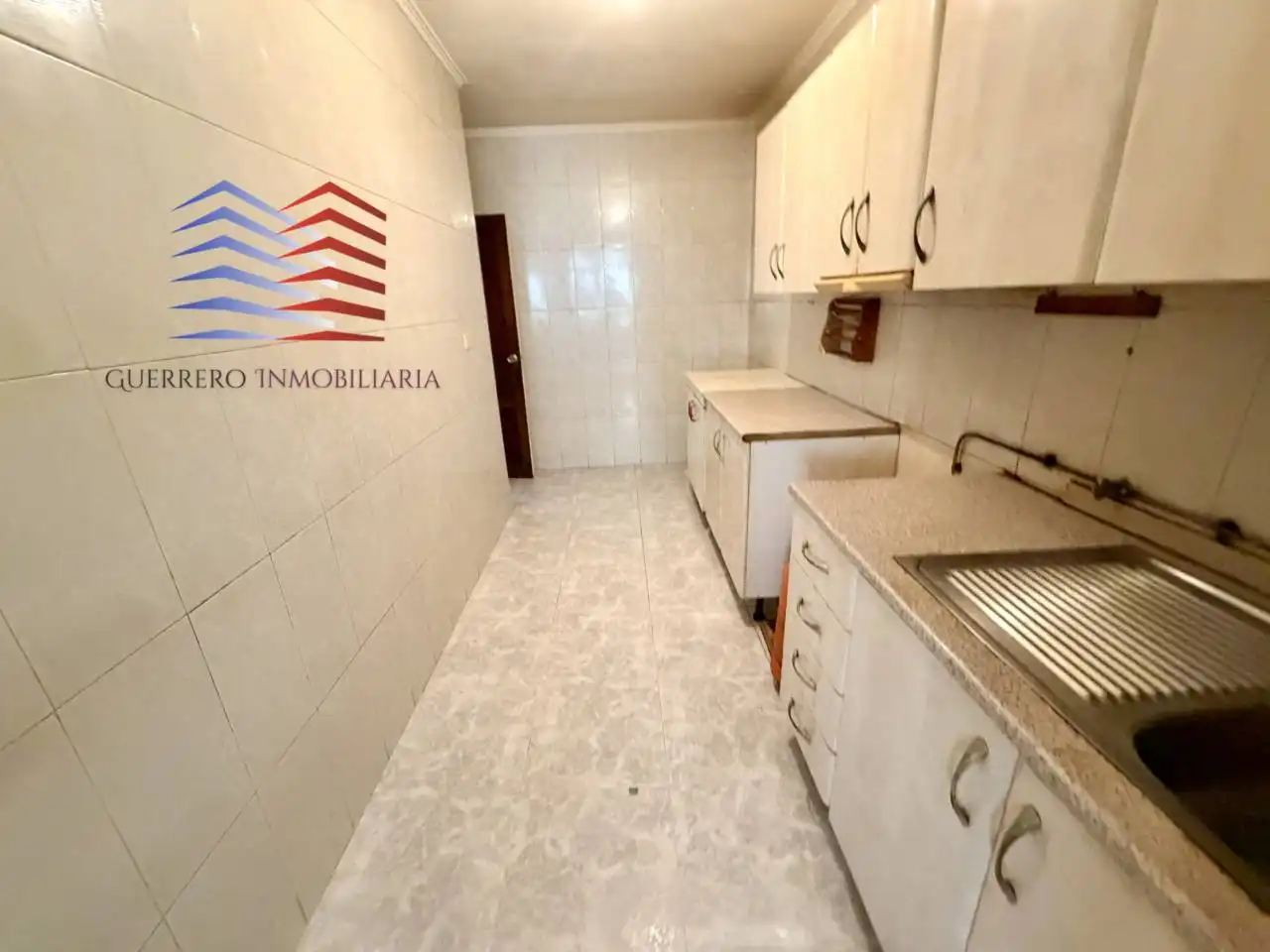 Cocina de Piso en venta en Ourense Capital  con Terraza, Trastero y Balcón