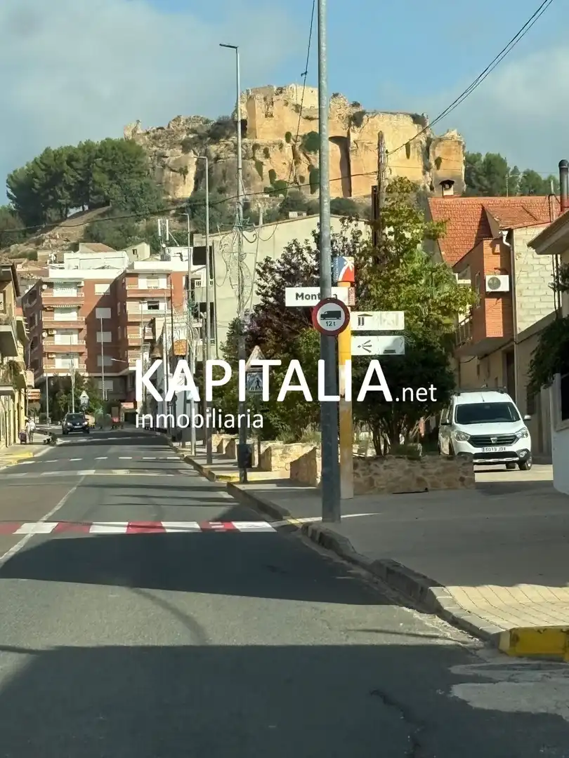 Pis en venda a Montesa