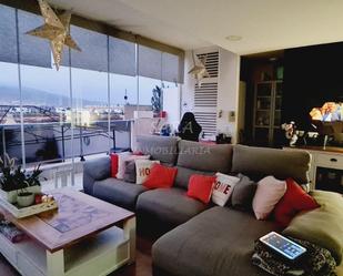 Sala d'estar de Dúplex en venda en Roquetas de Mar amb Terrassa