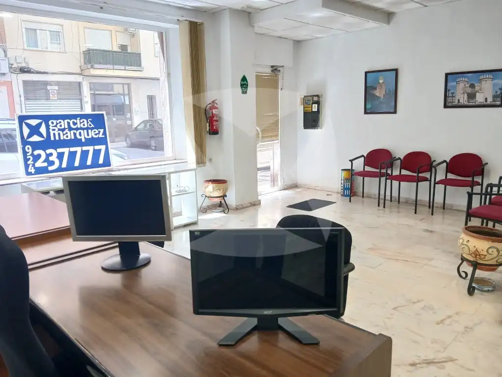 Local en venda en Badajoz amb Aire condicionat