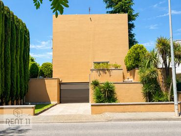 Casa con balcón en venta en CREU DE PALAU