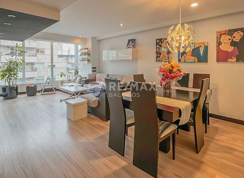 Sala d'estar de Pis en venda en Vigo  amb Calefacció i Traster