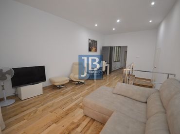 Appartamento con balcone in vendita a Carrer Botigues