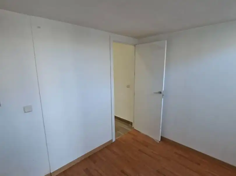 Dormitori de Local de lloguer en Fuenlabrada amb Aire condicionat, Calefacció i Parquet