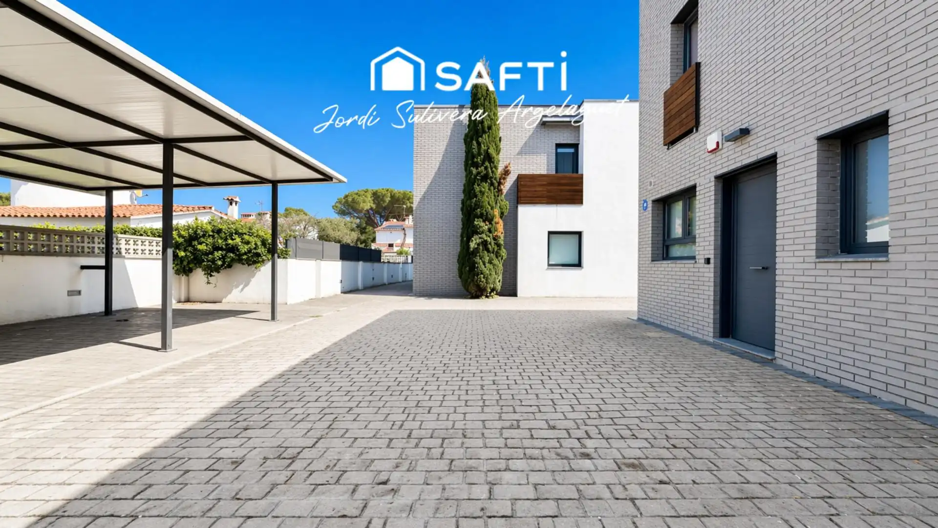 Vista exterior de Casa adosada en venta en L'Escala con Aire acondicionado, Terraza y Balcón