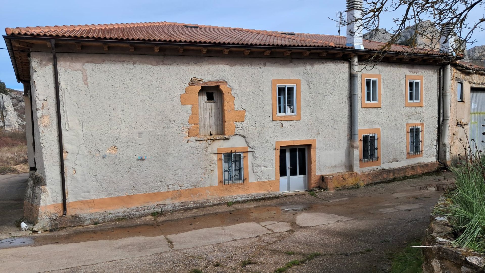 Außenansicht von Country house zum verkauf in Basconcillos del Tozo