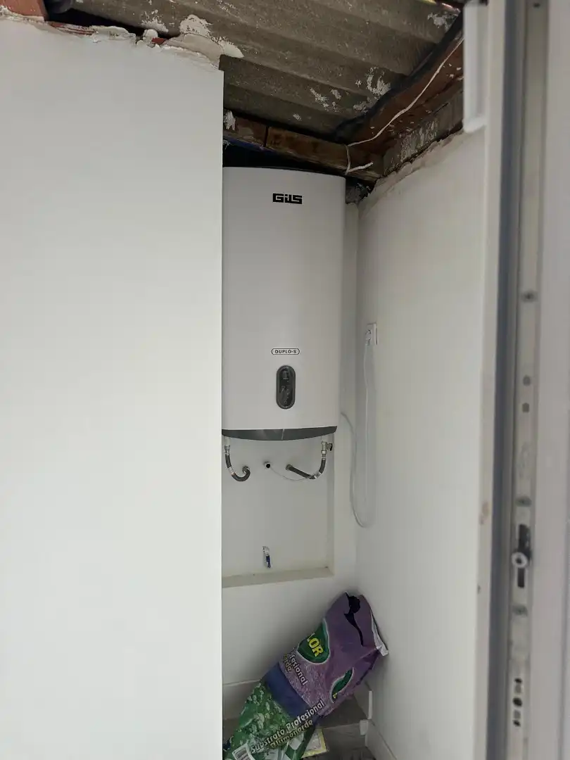 Bathroom of Attic for rent in Dos Hermanas  with Air Conditioner, Terrace and Oven
