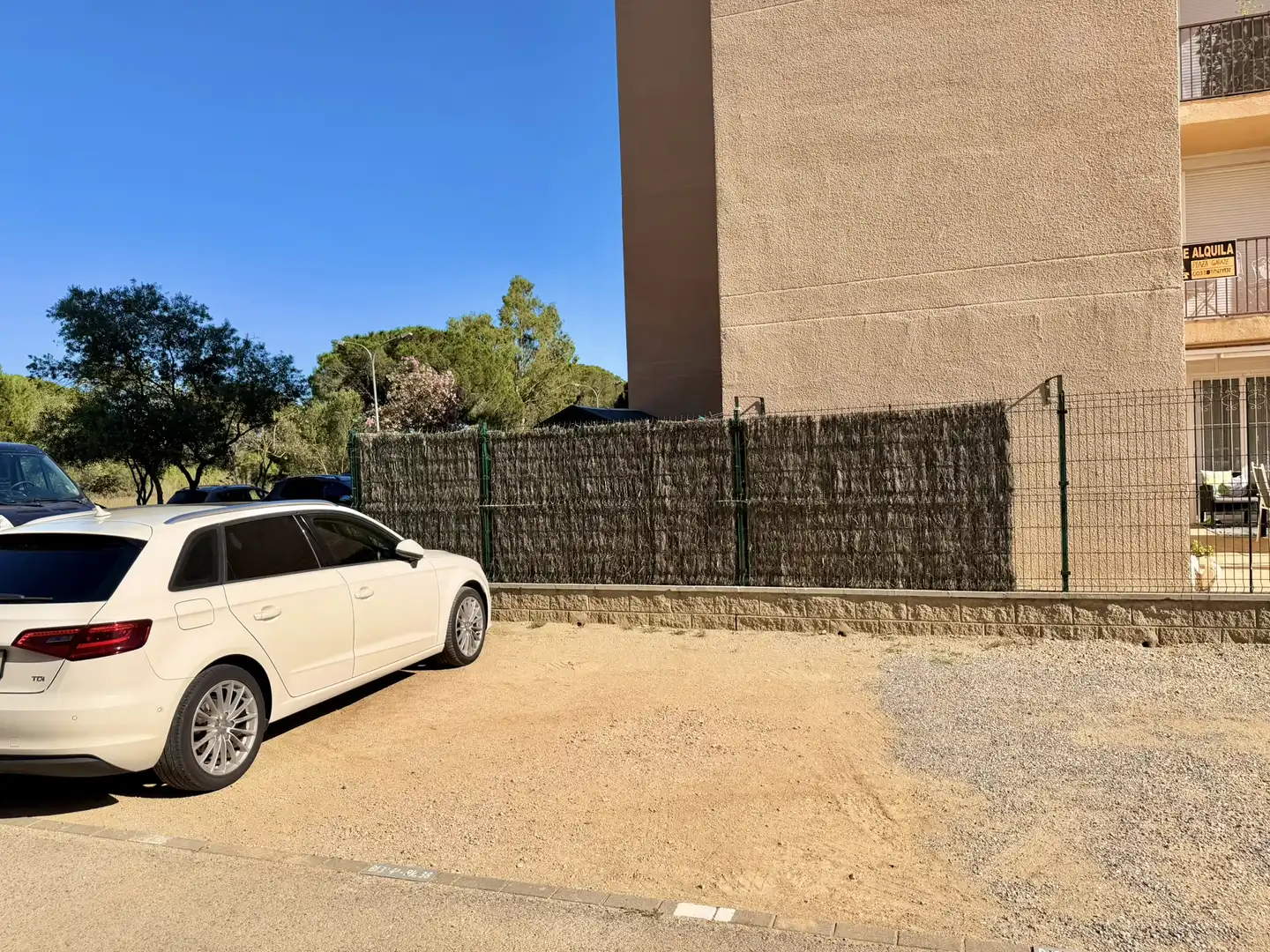 Aparcament de Pis en venda en Roses amb Calefacció, Jardí privat i Piscina