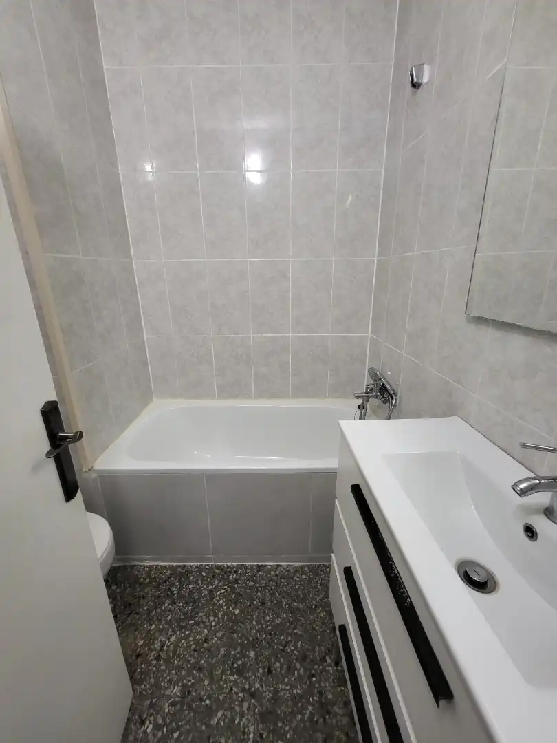 Baño de Piso en venta en Barcelona con Aire acondicionado y Horno