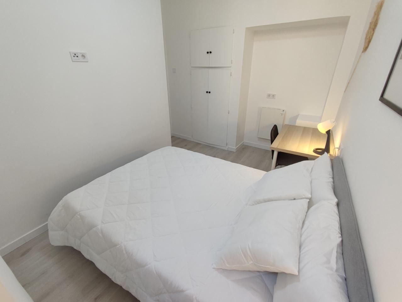 Flat to share in Carrer de Tomàs Valls, Centro