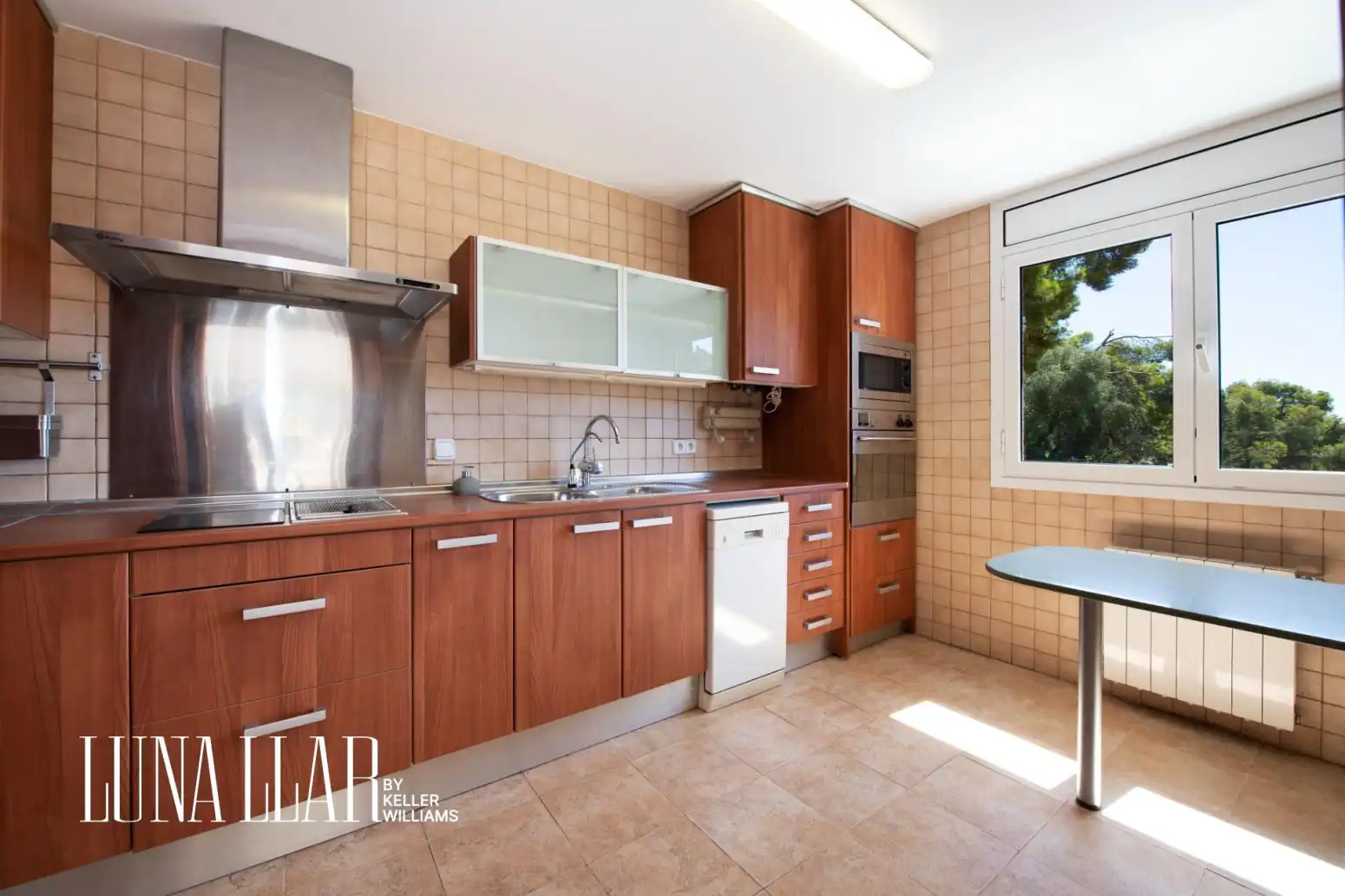 Cuina de Casa o xalet en venda en Castelldefels amb Calefacció, Terrassa i Balcó