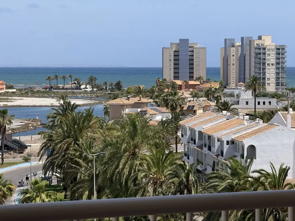 Vista exterior de Apartamento en venta en La Manga del Mar Menor con Piscina