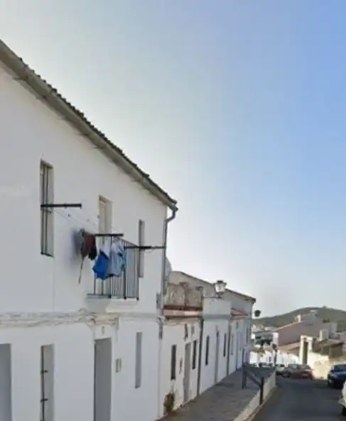 Adossat en venda a Constantina