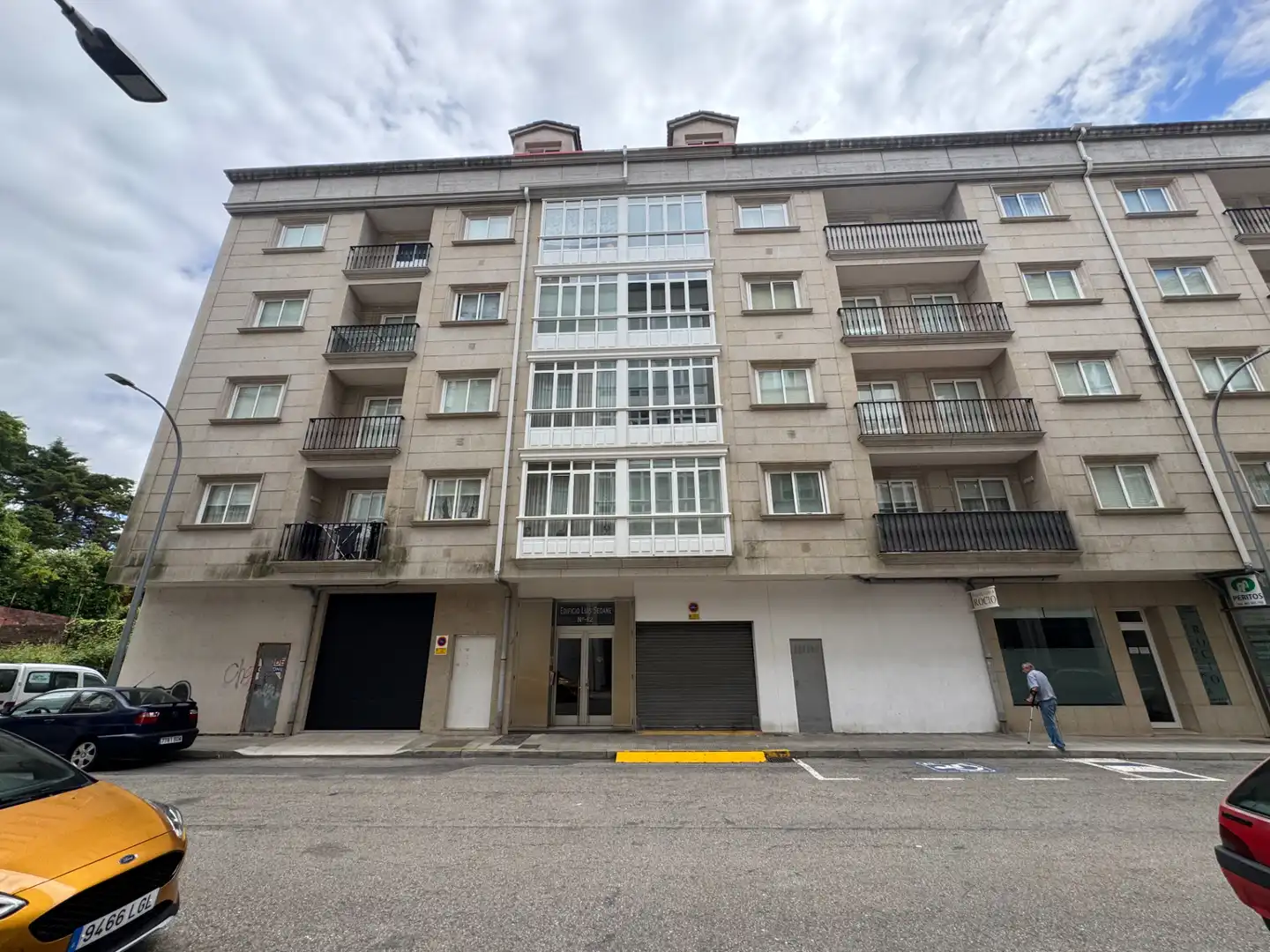 Vista exterior de Pis en venda en Noia amb Calefacció, Parquet i Moblat