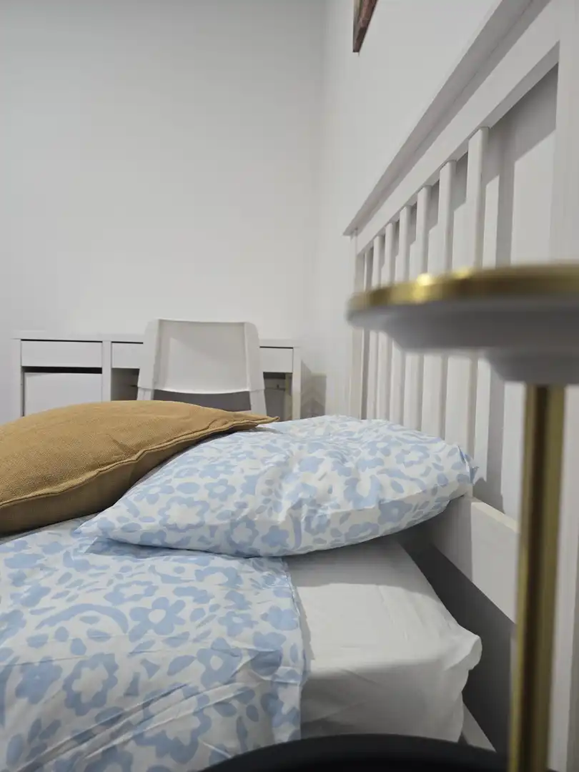 Schlafzimmer von Wohnung zur Miete in Piélagos mit Heizung, Parkett und Möbliert