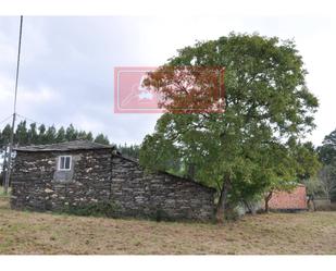 Casa o xalet en venda en Monterroso amb Jardí privat