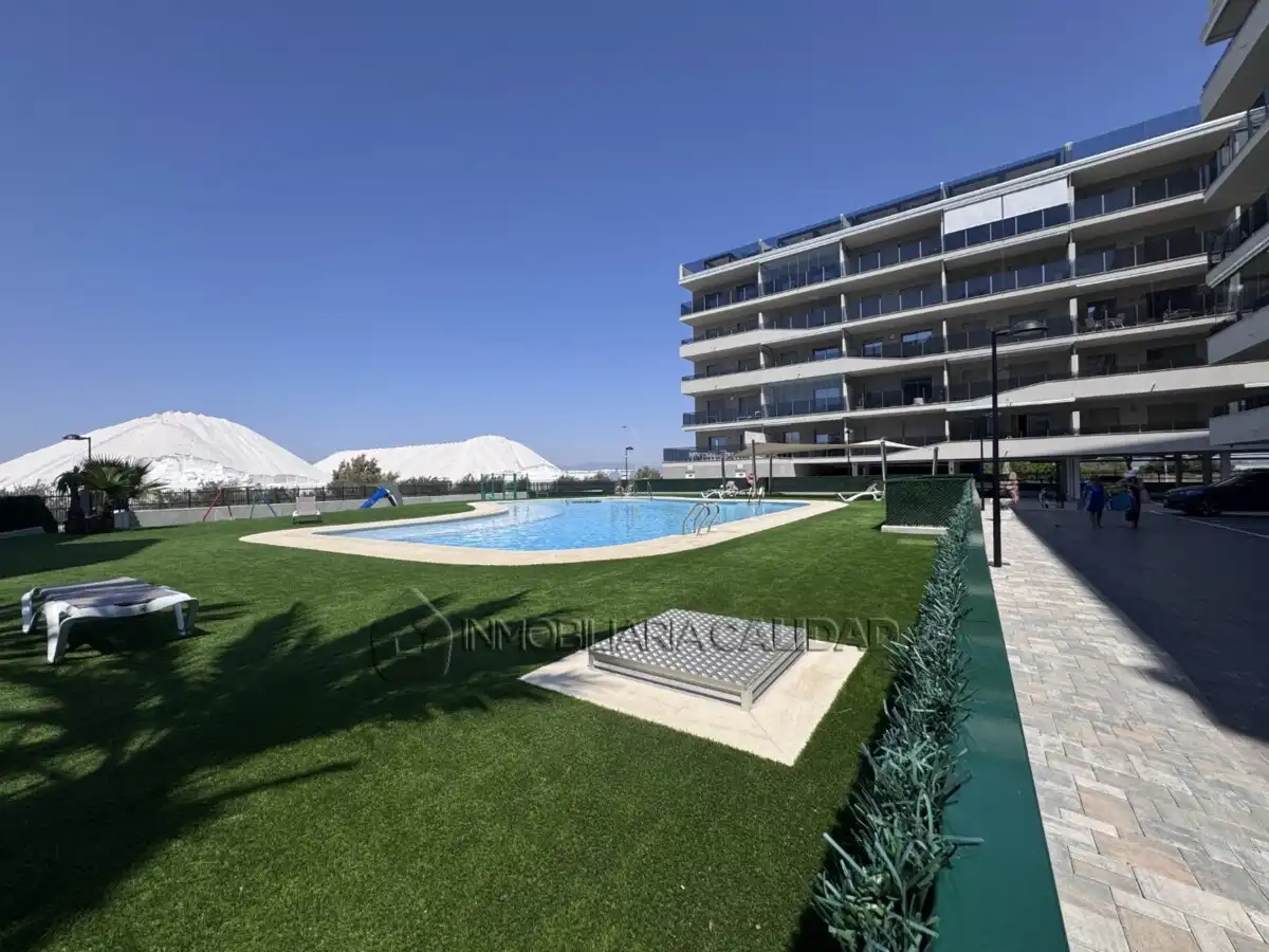 Piscina de Piso en venta en Santa Pola con Calefacción, Trastero y Piscina