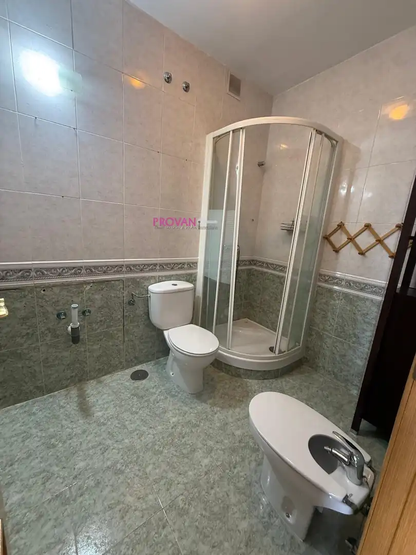 Baño de Casa adosada en venta en Galápagos con Calefacción y Jardín privado