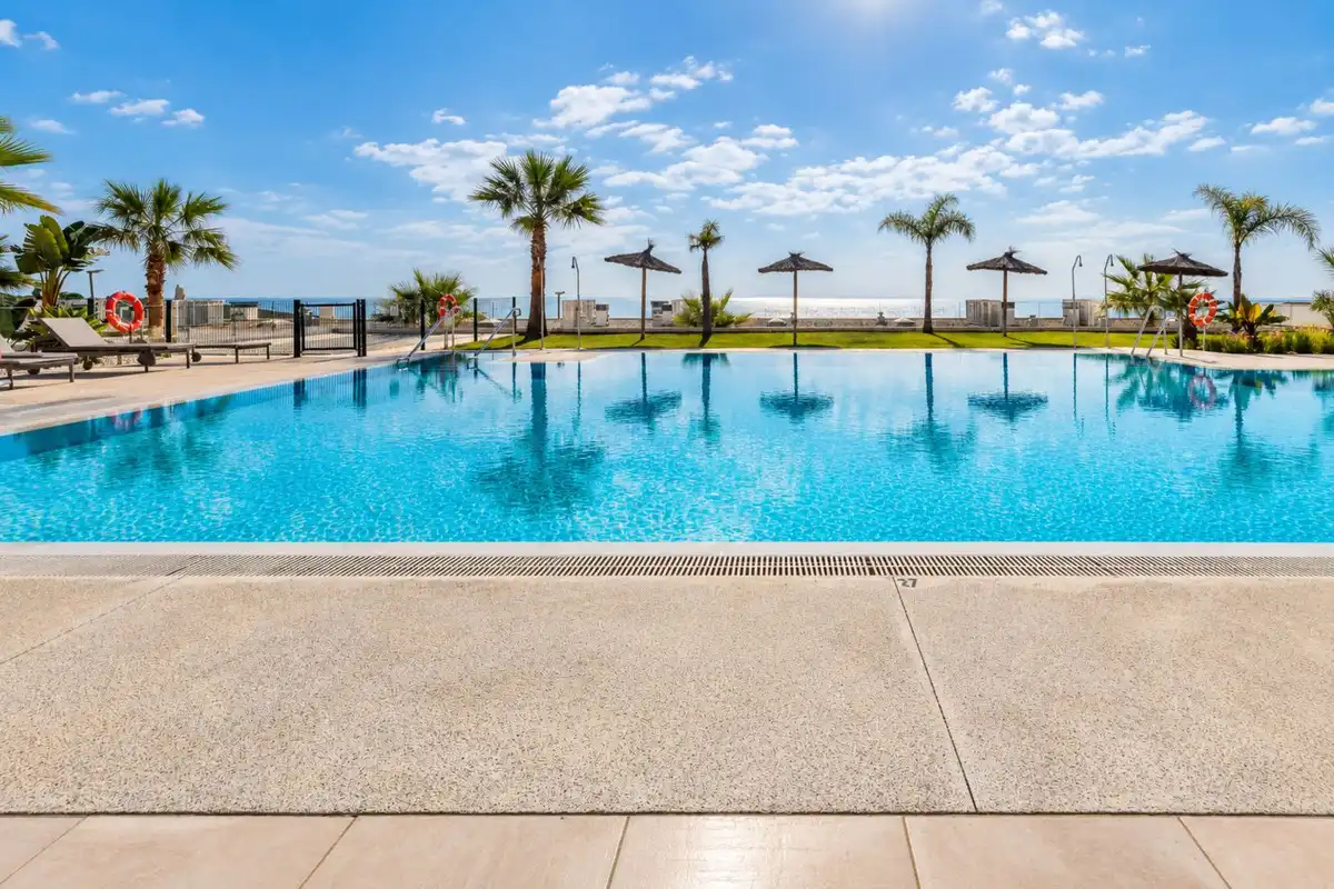 Piano terra con piscina in vendita a La Alcaidesa, imagen 34