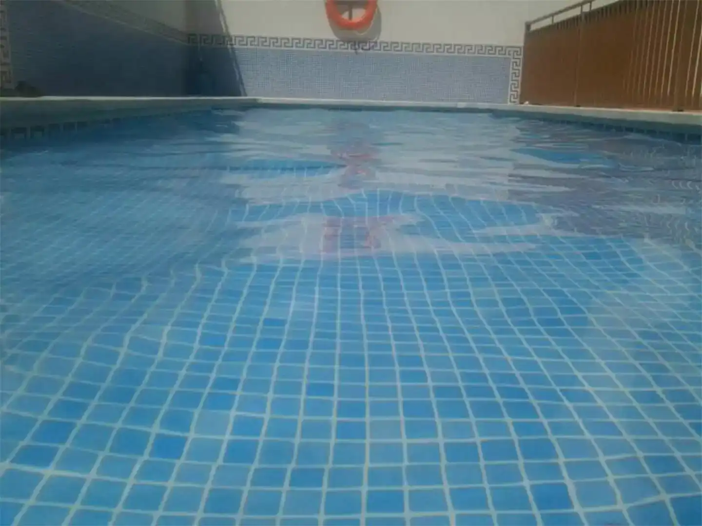 Piscina de Casa adosada en venda en Guadalcázar, Córdoba