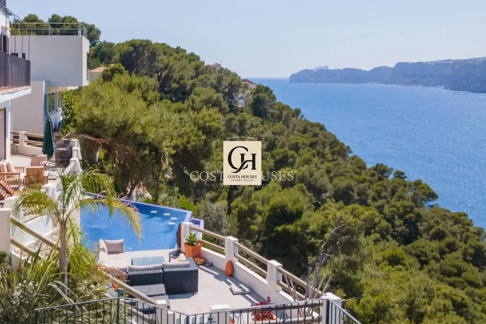 Chalet con piscina en venta en Portichol - Balcón al Mar
