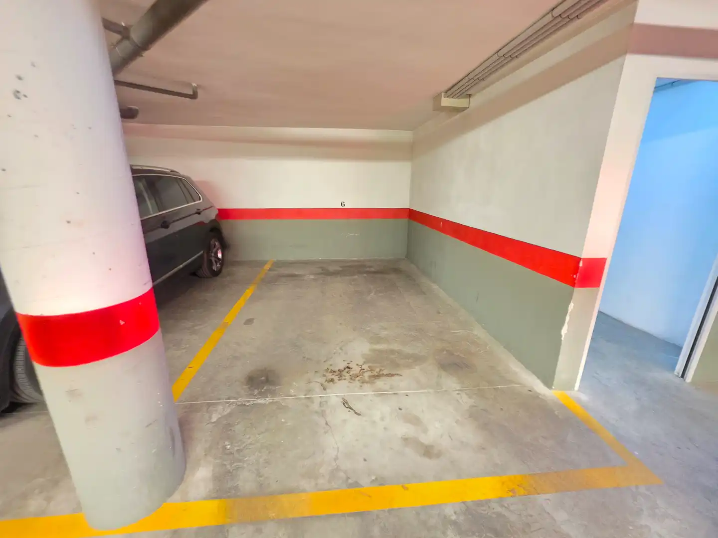 Parking de Piso en venta en La Zubia con Calefacción, Parquet y Amueblado