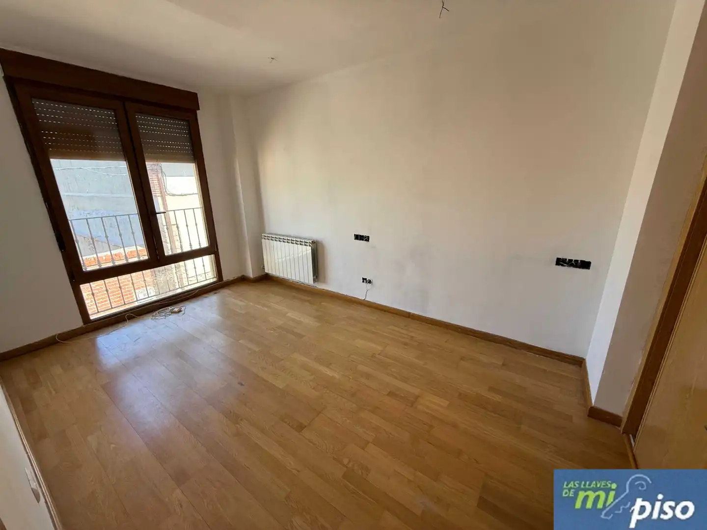 Dormitori de Casa adosada en venda en Corcos amb Calefacció, Jardí privat i Parquet