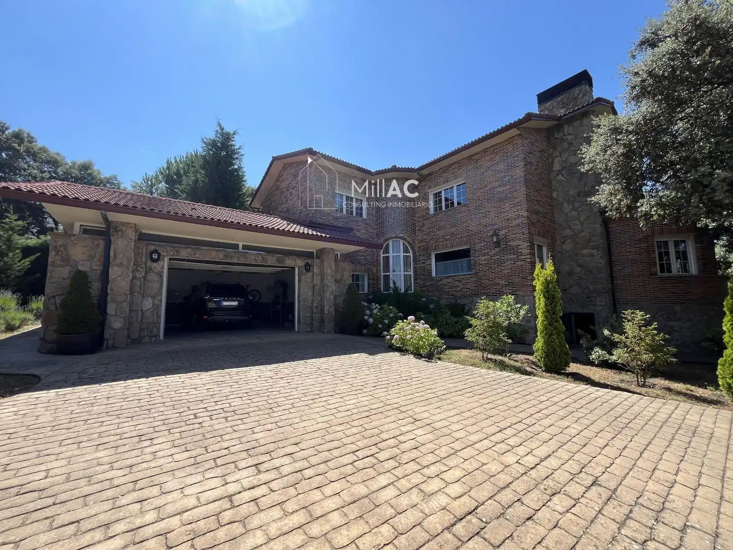 Exterior view of Houses for sale in El Espinar  with Heating, Private garden and Terrace