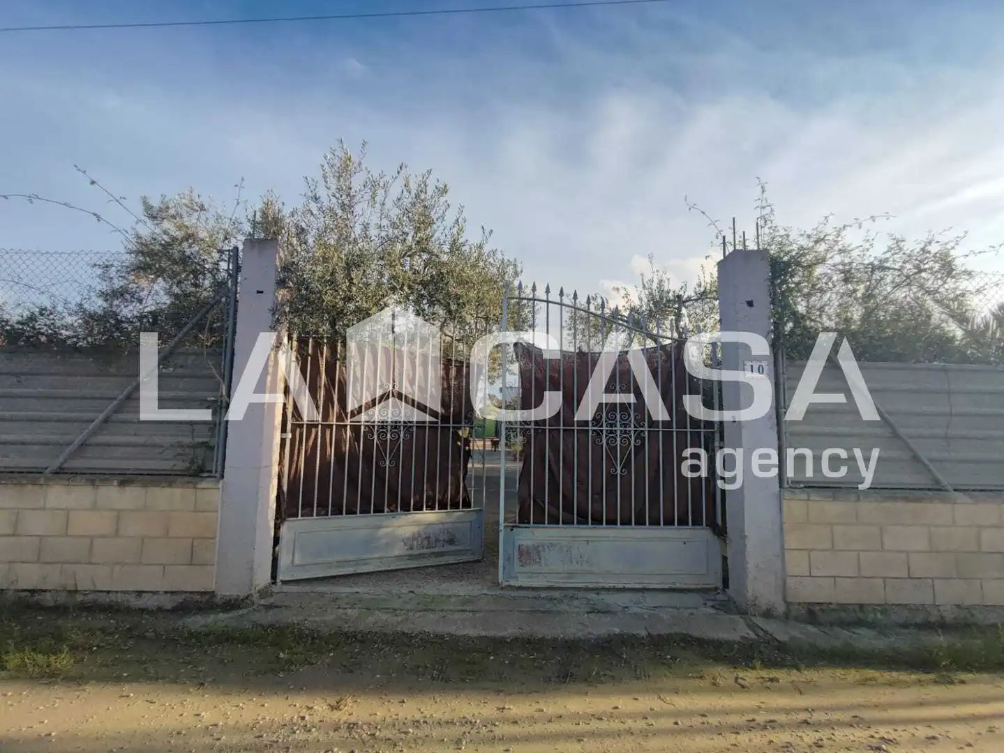 Vista exterior de Casa o chalet en venta en Alcalá de Guadaira con Piscina