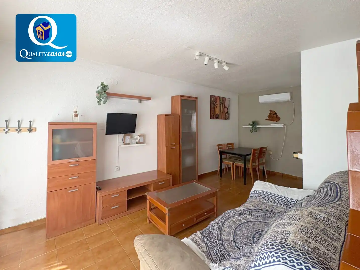Sala d'estar de Casa o xalet en venda en El Campello amb Terrassa i Piscina comunitària